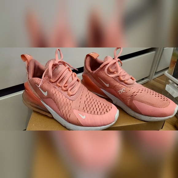 womens nike 270 size 7